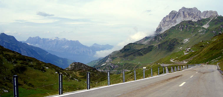 Drives in Europe - Klausen Pass - flickr: Falk Lademann