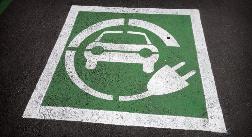 Outrage! Government abolishes grant for plug-in hybrid vehicles