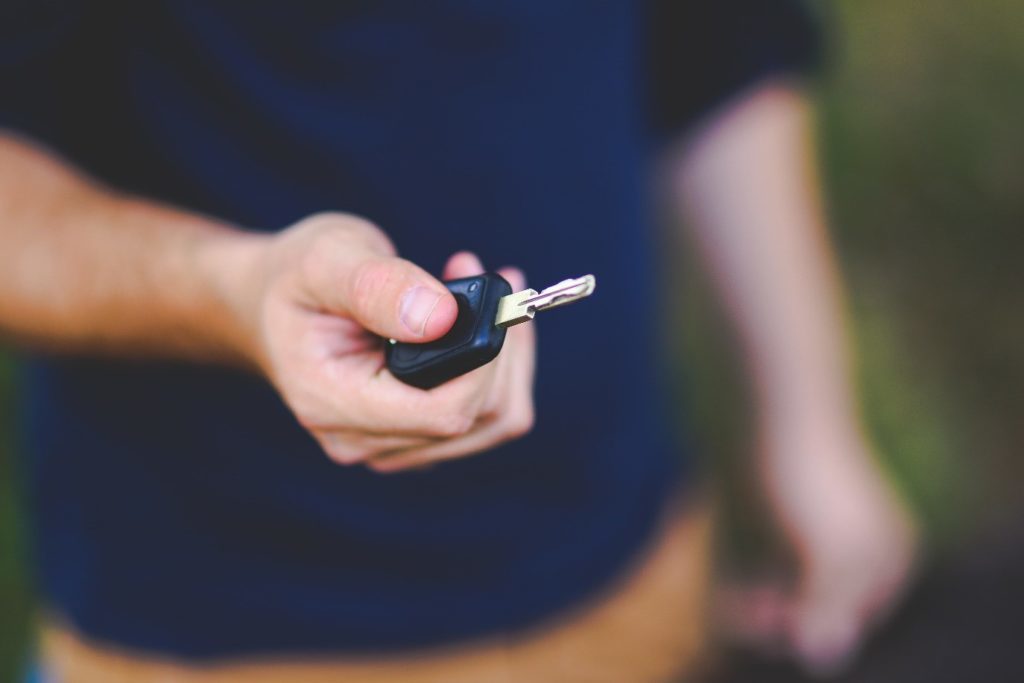Pros and cons of keyless cars